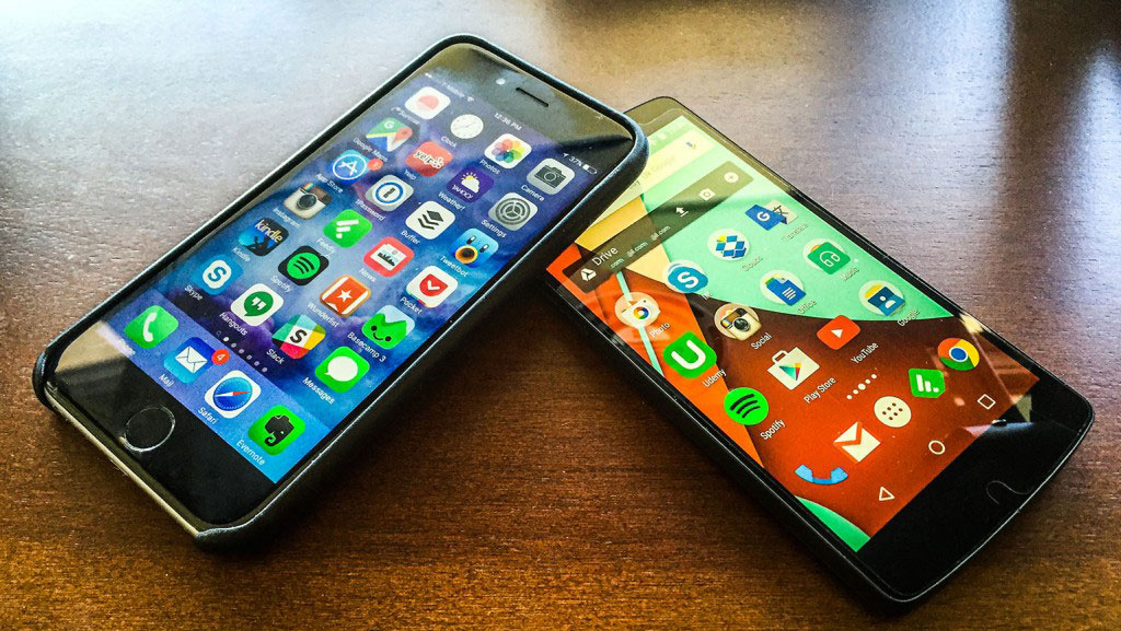 iphonevs.androidnoborderco.jpg