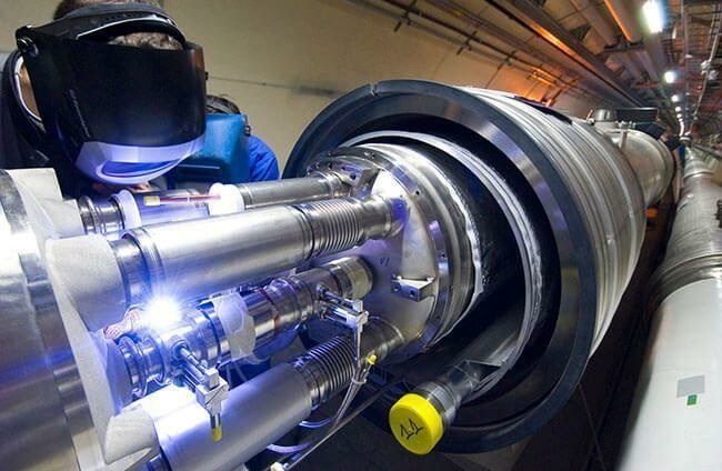 5hadroncollider.jpg