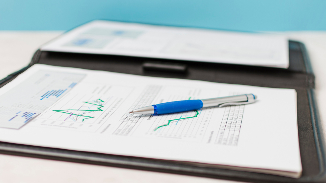 Отчет на столе.jpg